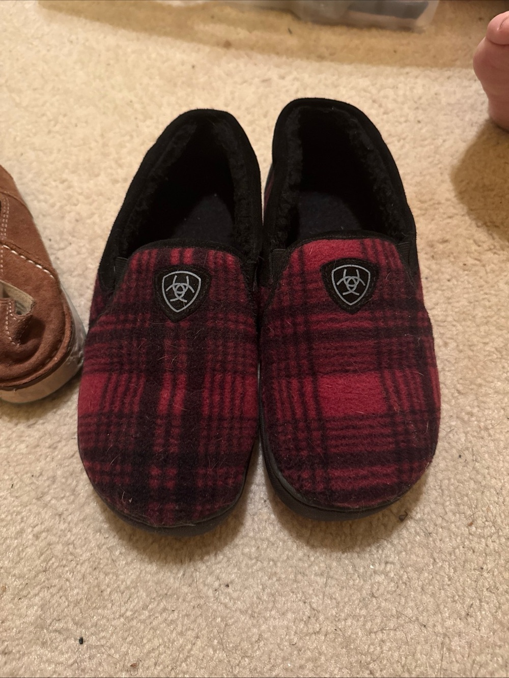 Ariat Men's Slip-On Slippers Plaid Red/Black Faux Fur Lined Size 8 M